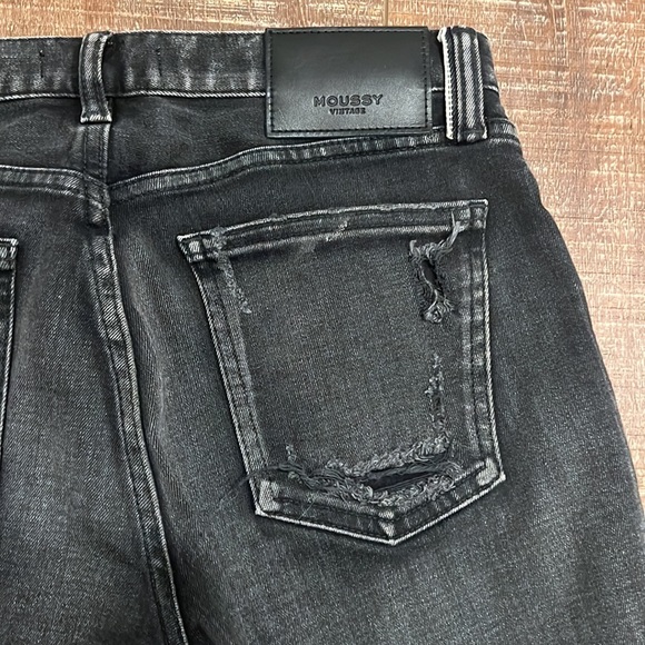 Moussy Vintage Lenwood Black Distressed Mid Rise Tapered Jeans - Picture 9 of 11